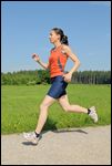 Junge Frau beim Joggen 